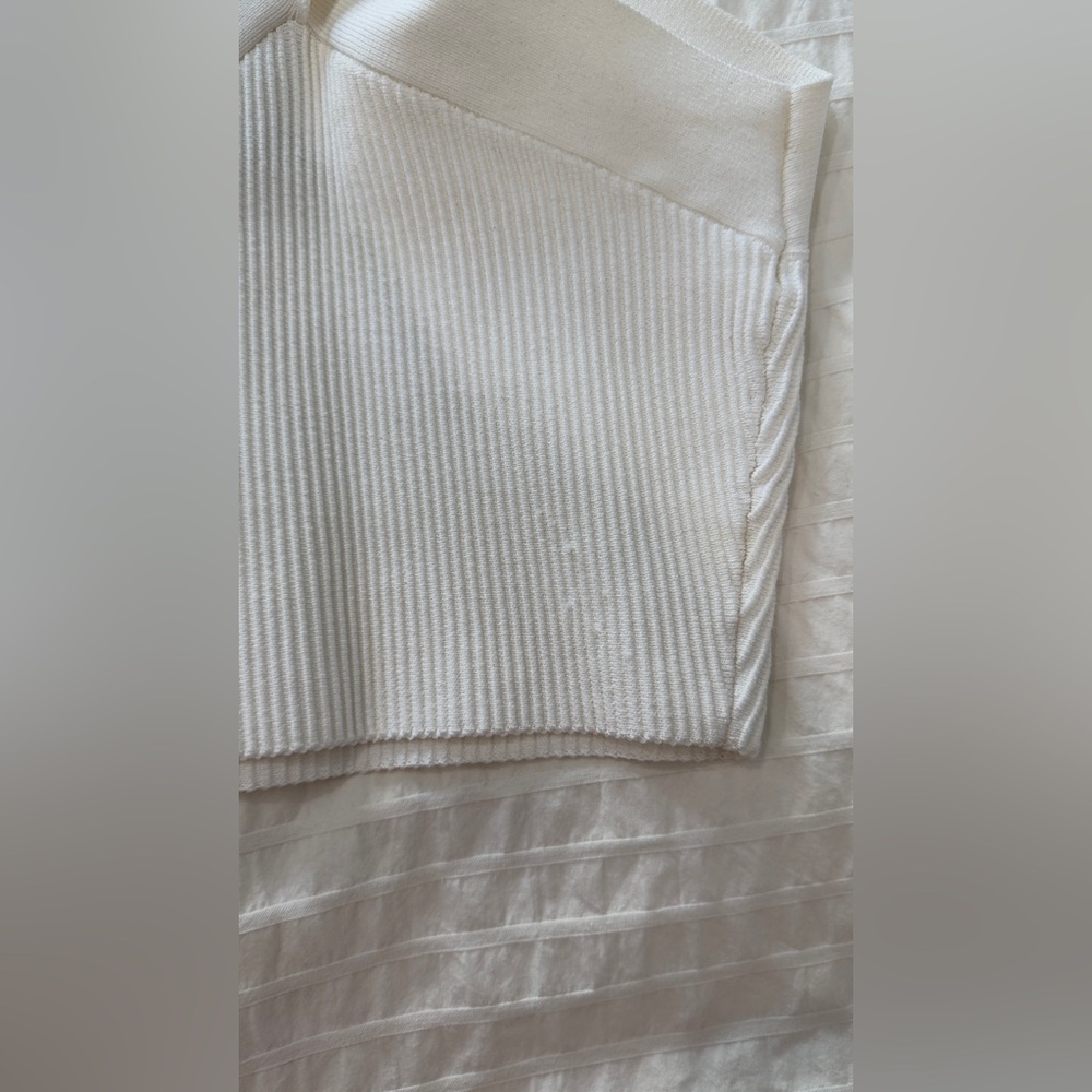 Babaton Sculpt Knit Criss Cross Cropped Tank - Picture 7 of 10